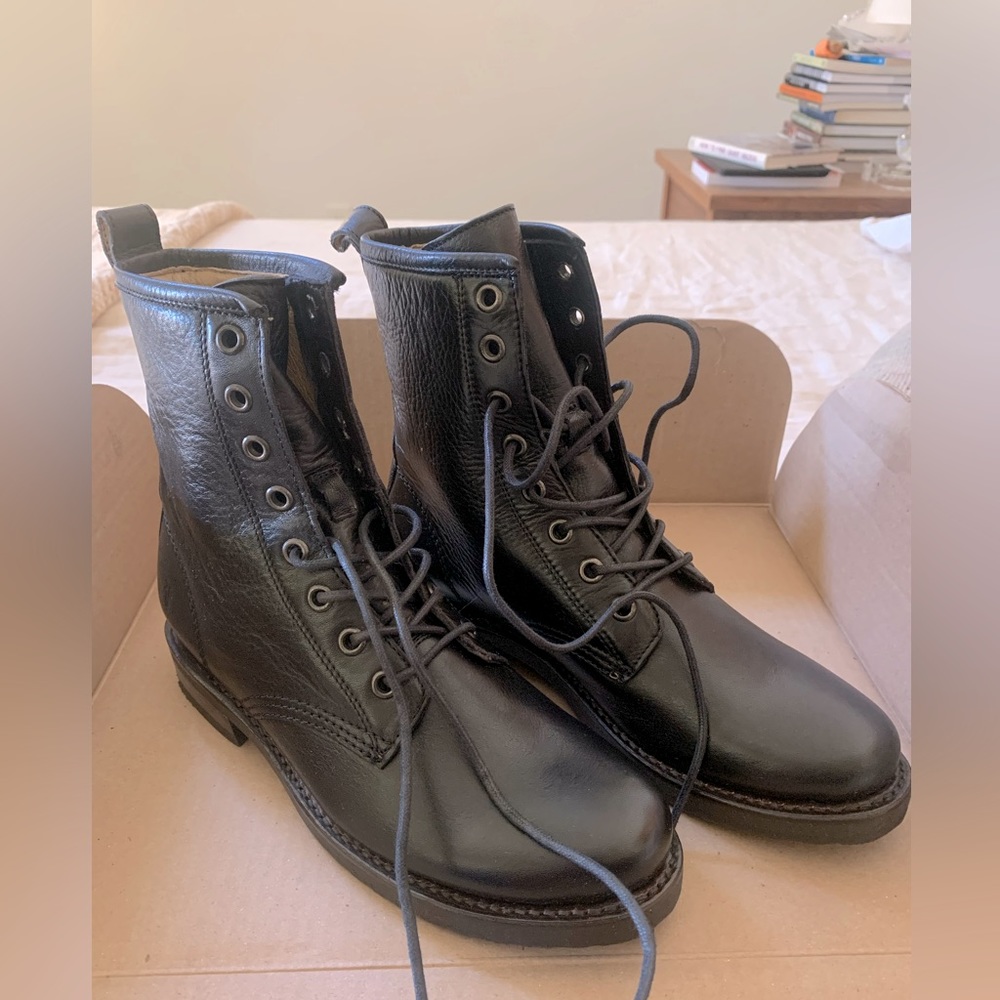 NWOT Frye Black Veronica Leather Lace Up Heeled Combat Boots 5.5